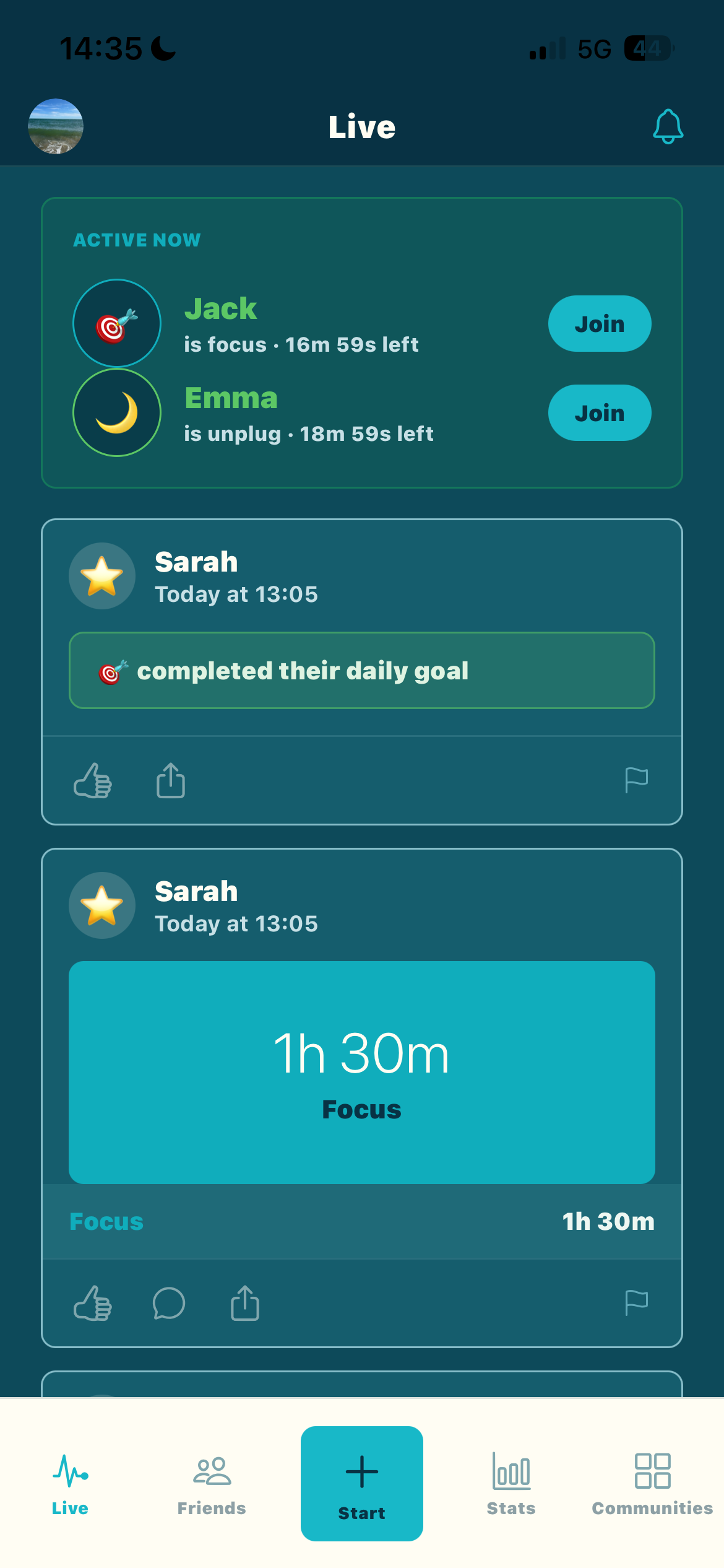 AVEO live friend activity feed